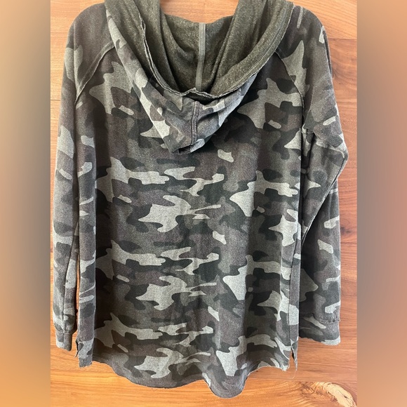 Lightweight camo hoodie - Picture 4 of 4